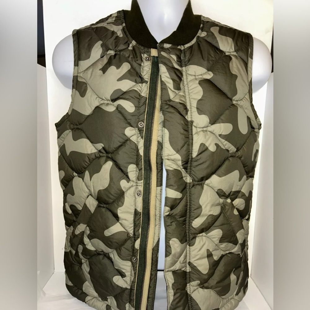 Free Assembly Men's Quilted Onion Pattern Vest Olive Green Camo size XS - Picture 1 of 12
